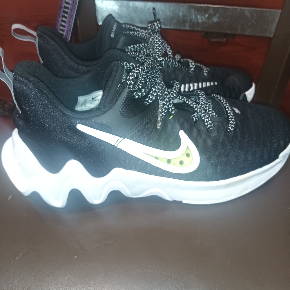 Nike Kids Black Sneakers with White Sole and Neon Green Swoosh